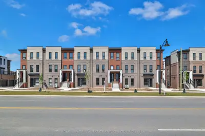 Condo Townhouse in Hamilton