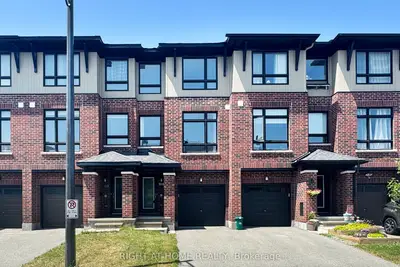 Att/Row/Townhouse in Barrhaven