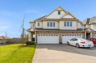 Att/Row/Townhouse in Welland