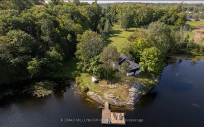 Detached in McKellar