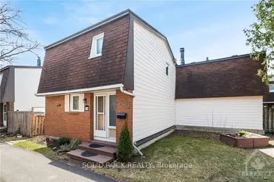 Condo Townhouse in Hunt Club - South Keys and Area
