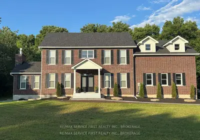 Detached in Frontenac