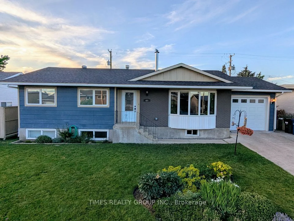 621 26th Street, Out of Area, AB T0L 0Z0