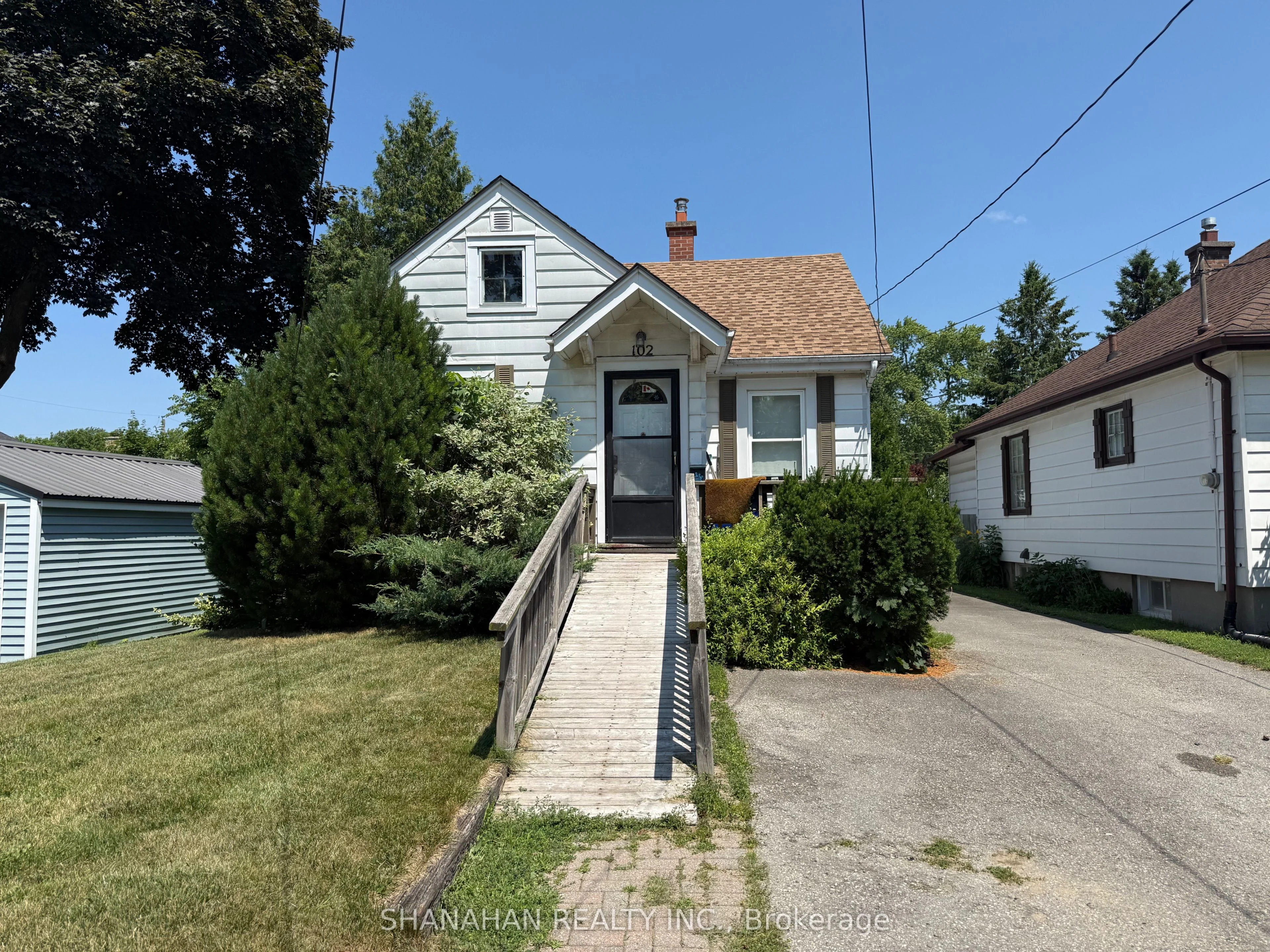102 Raywood Avenue, London South, ON N6C 1Y7