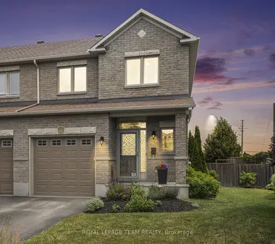 Att/Row/Townhouse in Kanata