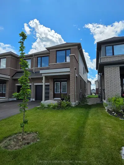 Semi-Detached in Centre Wellington
