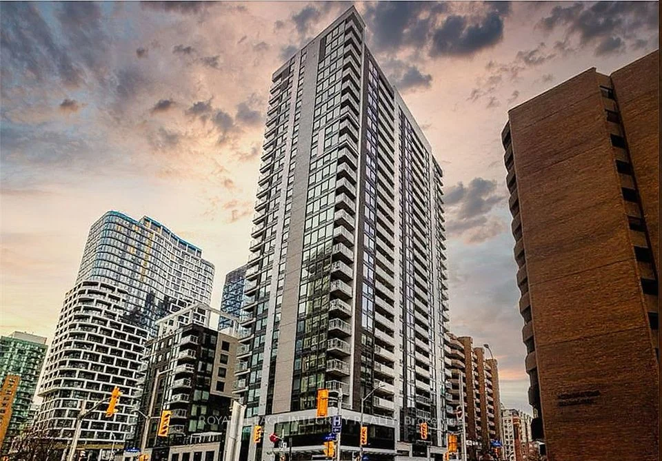 340 QUEEN Street 810, Ottawa Centre, ON K1R 5A5