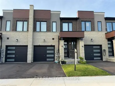 Att/Row/Townhouse in Hamilton