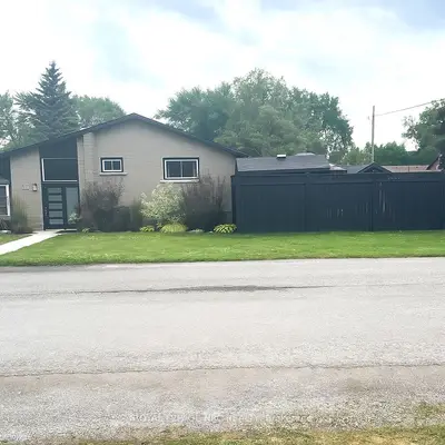 Detached in Niagara Falls