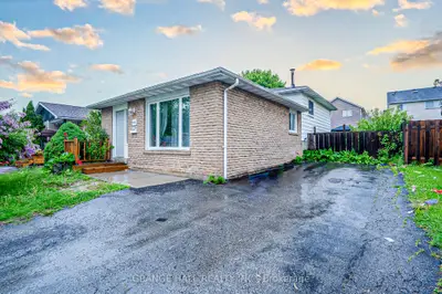 Detached in Thorold
