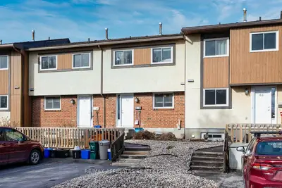 Condo Townhouse in Kanata