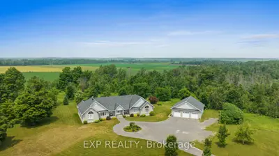 Detached in Fallowfield Rd South of Ottawa