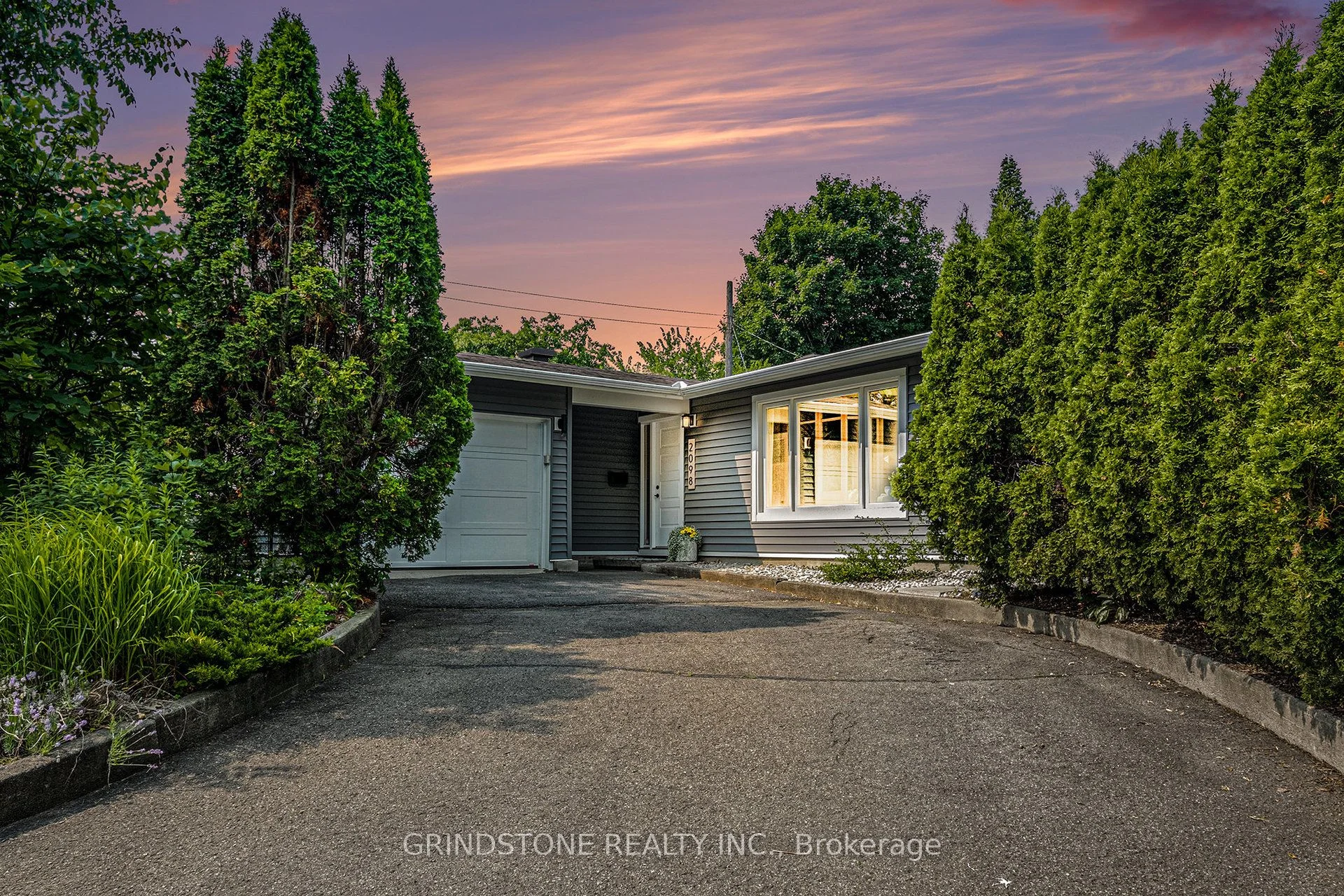 2098 Delmar Drive, Alta Vista and Area, ON K1H 5R1