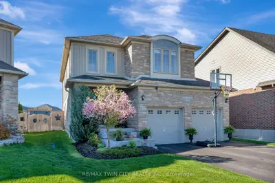 Detached in North Dumfries