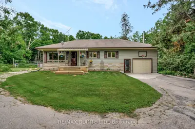 Detached in Marmora and Lake