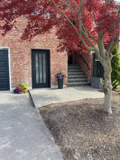 Semi-Detached in Niagara Falls