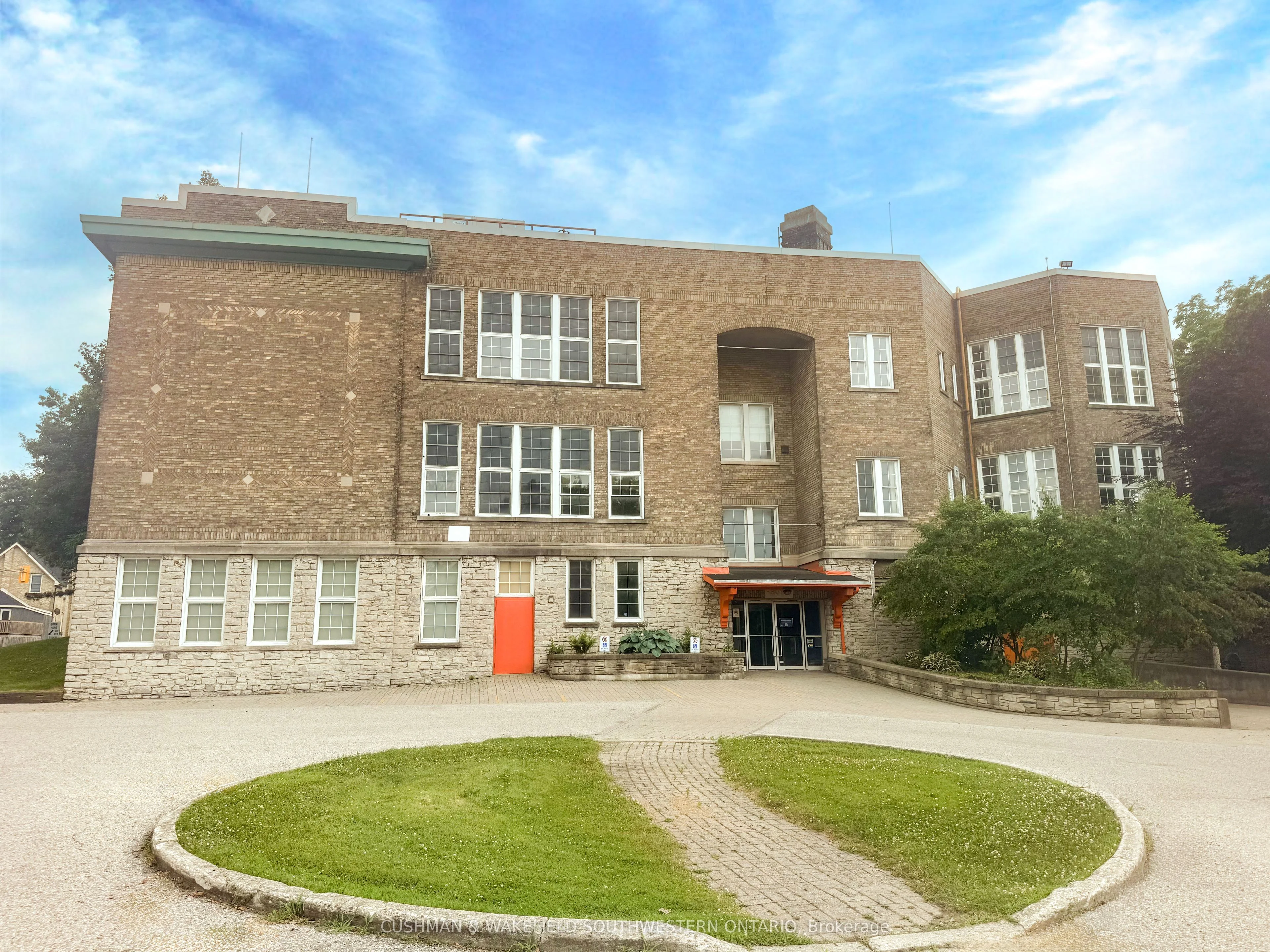21 Wharncliffe Road S, London South, On N6j 4g5