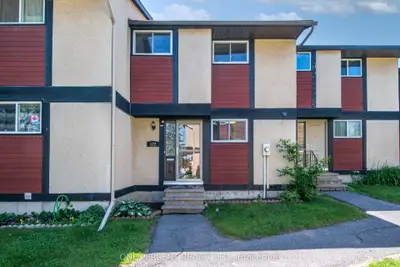 Condo Townhouse in Kanata