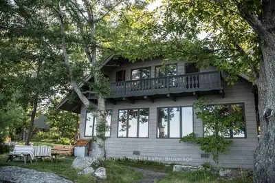 Detached in The Archipelago