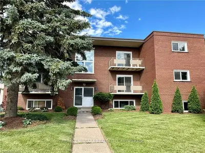 Condo Apartment in St. Catharines