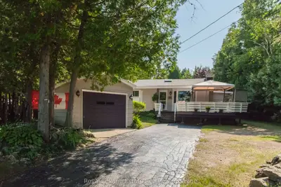 Detached in South Bruce Peninsula