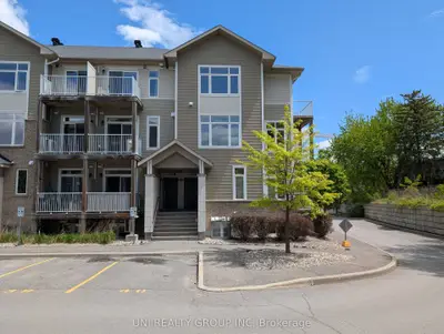 Condo Townhouse in Elmvale Acres and Area