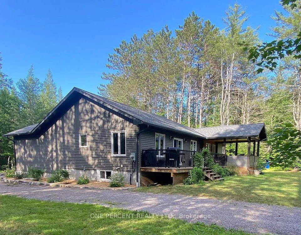 2241 Lone Pine Drive, Huntsville, ON P0B 1L0
