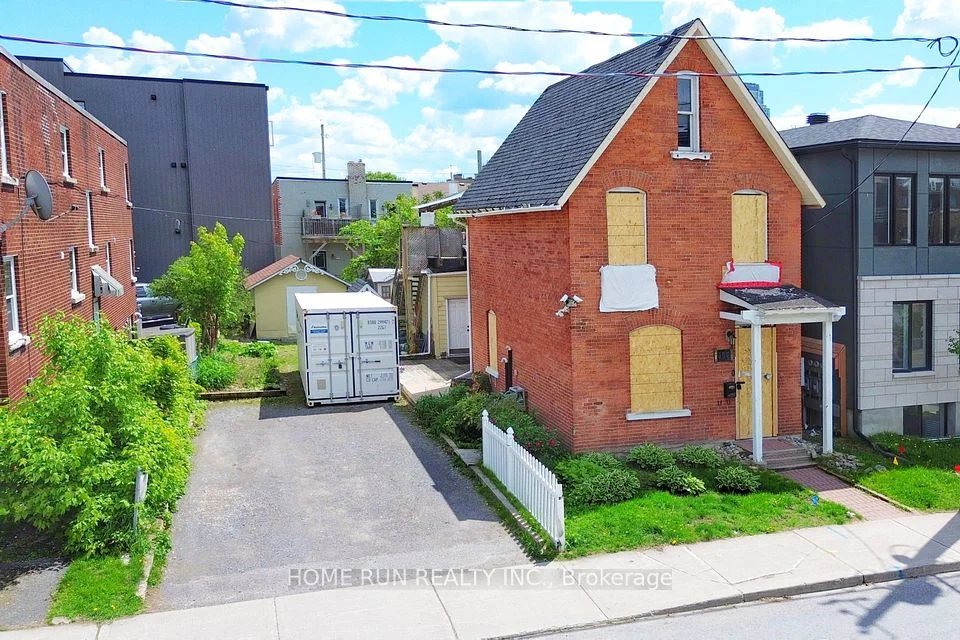 402 Arlington Avenue, West Centre Town, ON K1R 6Z6