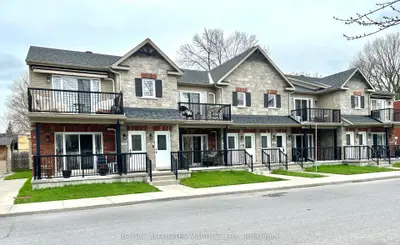Condo Apartment in Cornwall