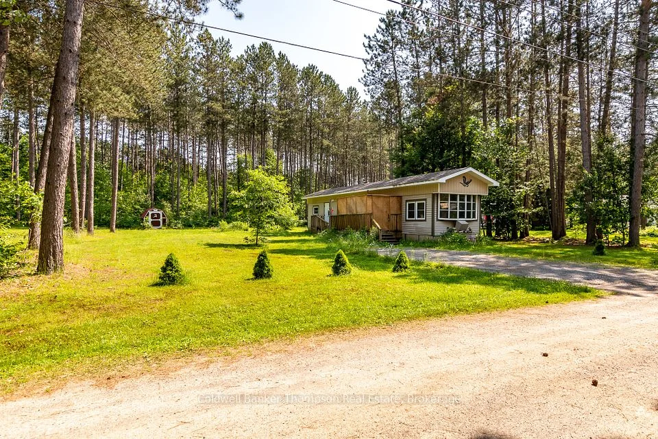 24 Buck Avenue, Huntsville, On P1h 2j2