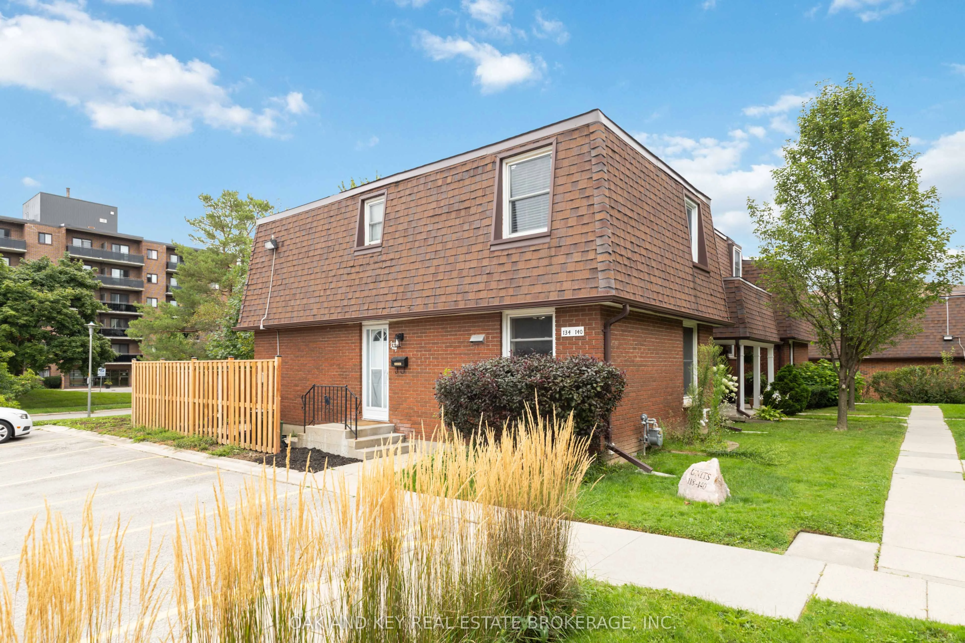 134 GARDENWOOD Drive, London South, ON N6J 3Z9