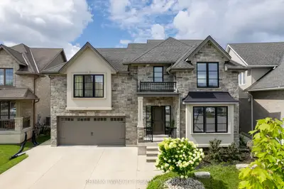 Detached in Woodstock