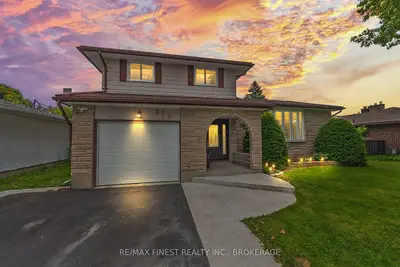 Detached in Kingston