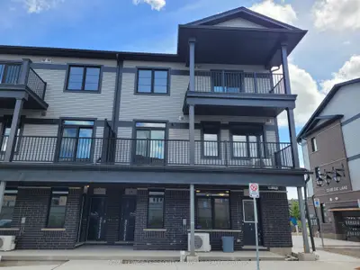 Condo Townhouse in Kitchener