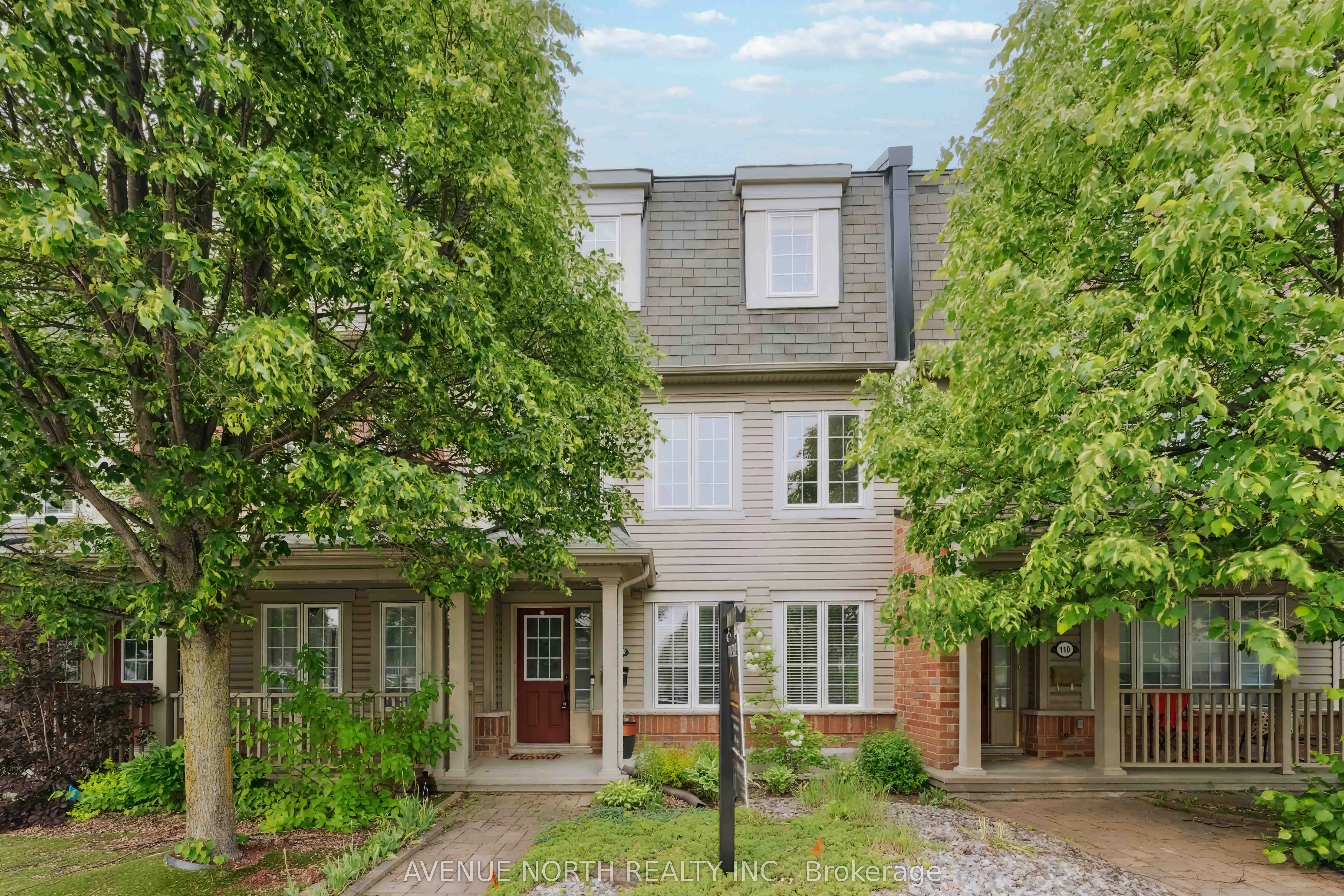 112 Huntmar Drive, Stittsville - Munster - Richmond, ON K2S 0E3