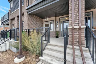 Condo Townhouse in Kanata
