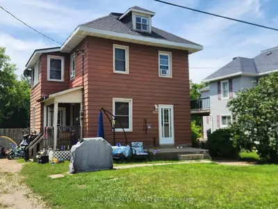 Duplex in Pembroke