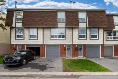 Condo Townhouse in Blackburn Hamlet