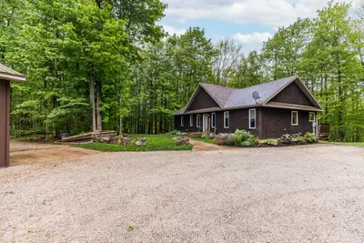 Detached in Georgian Bluffs