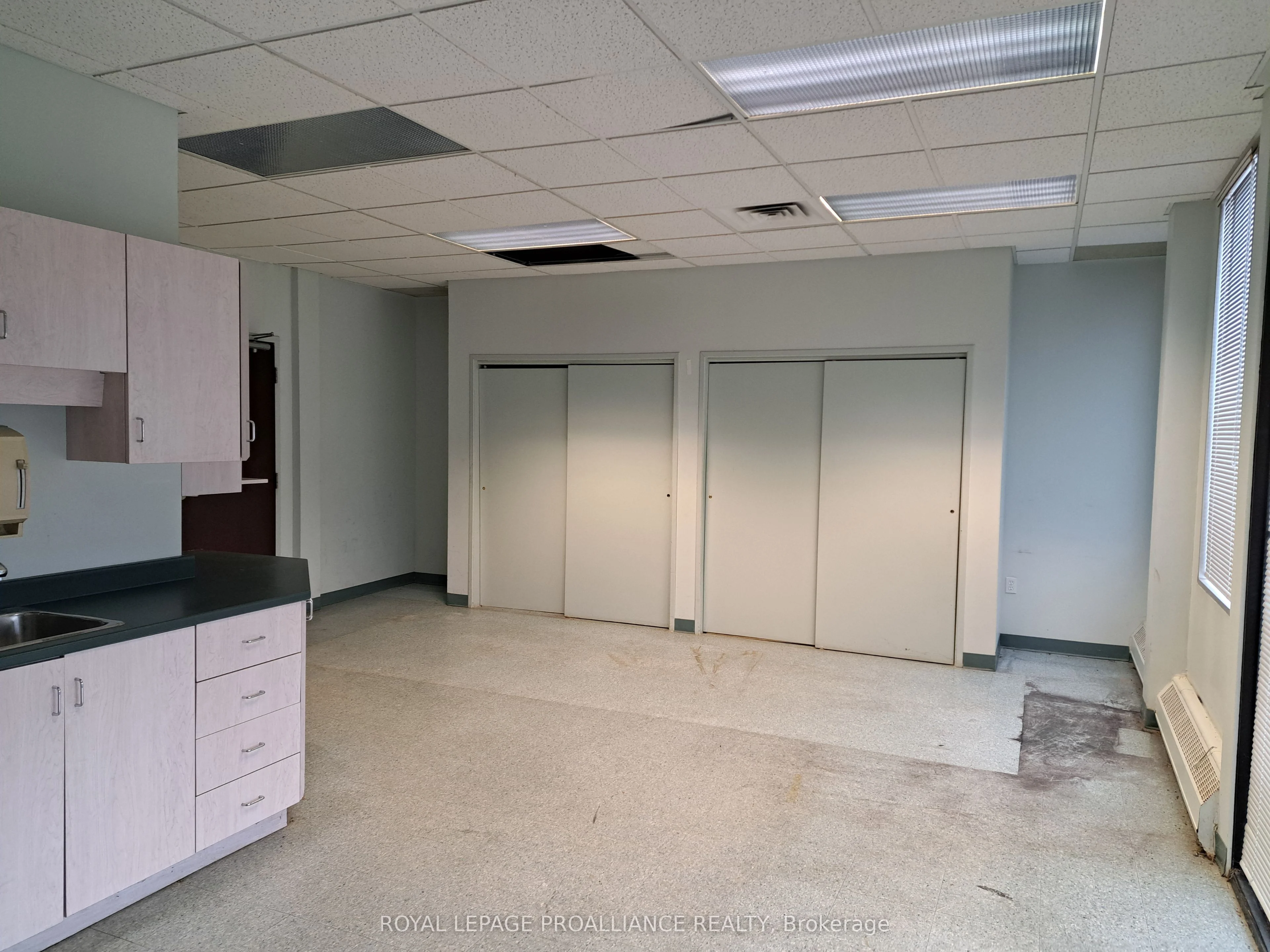 2479 Parkedale Avenue 2, Brockville, On K6v 3h2