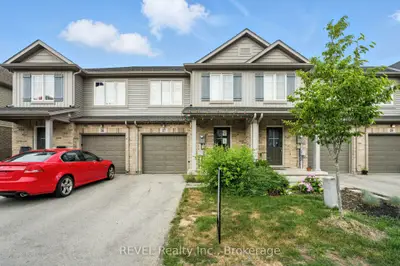 Condo Townhouse in Fort Erie