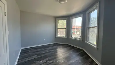 Triplex in Hamilton