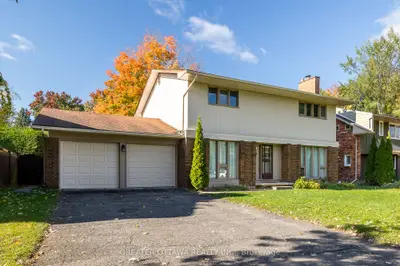 Detached in Kanata