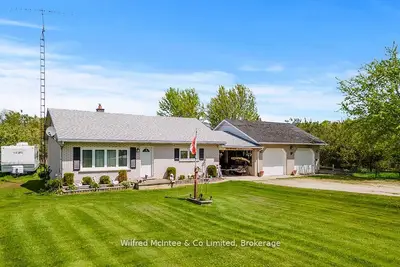 Detached in West Grey