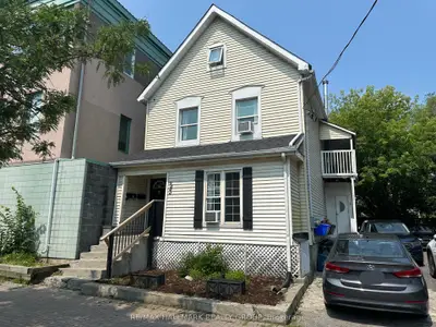 Triplex in West Centre Town