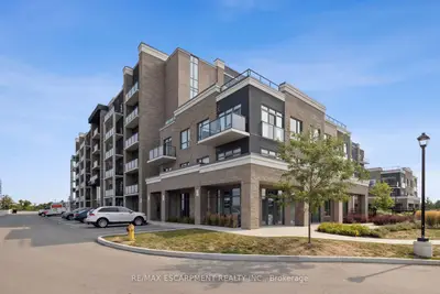 Condo Apartment in Lincoln