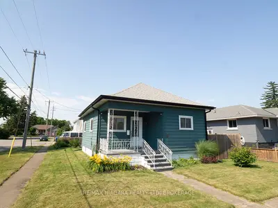 Detached in Port Colborne
