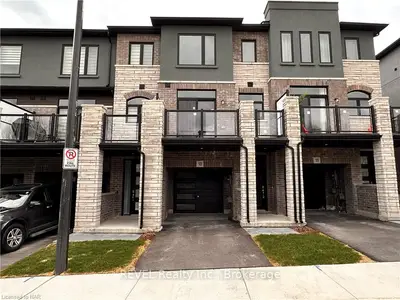 Att/Row/Townhouse in Cambridge