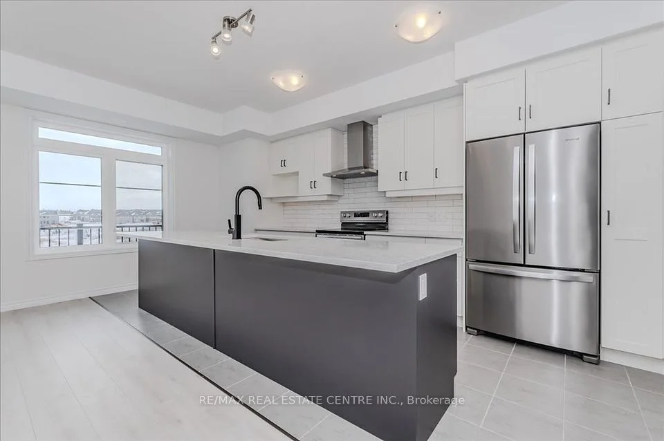90 Lomond Lane, Kitchener, ON N2R 0T6
