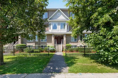 Condo Townhouse in Barrhaven
